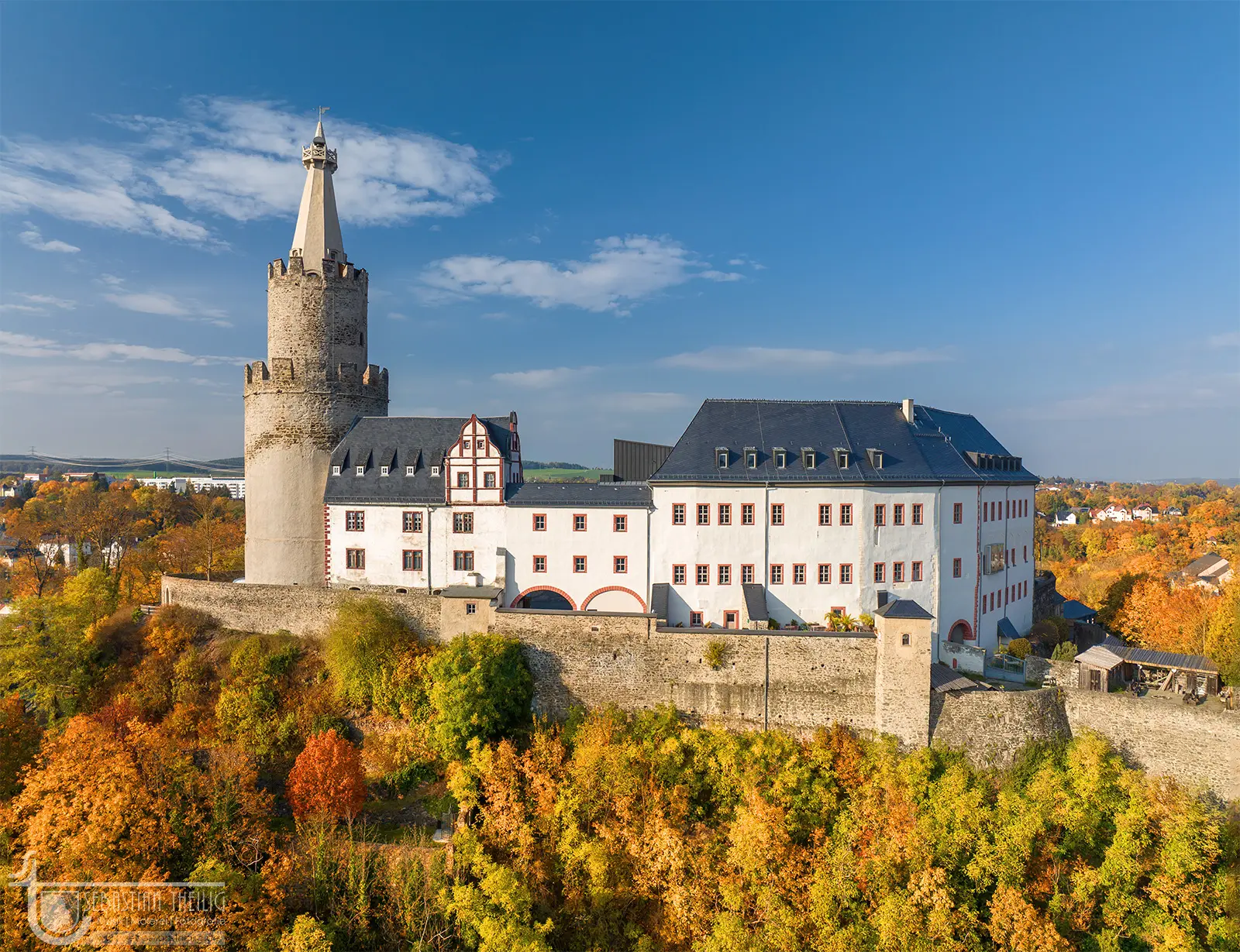 Burg mit Bergfried